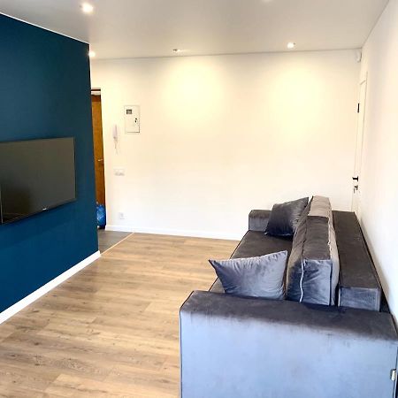 Navy City Center Apartment Двокімнатні Апартаменти В Центрі Міста โปลตาวา ภายนอก รูปภาพ