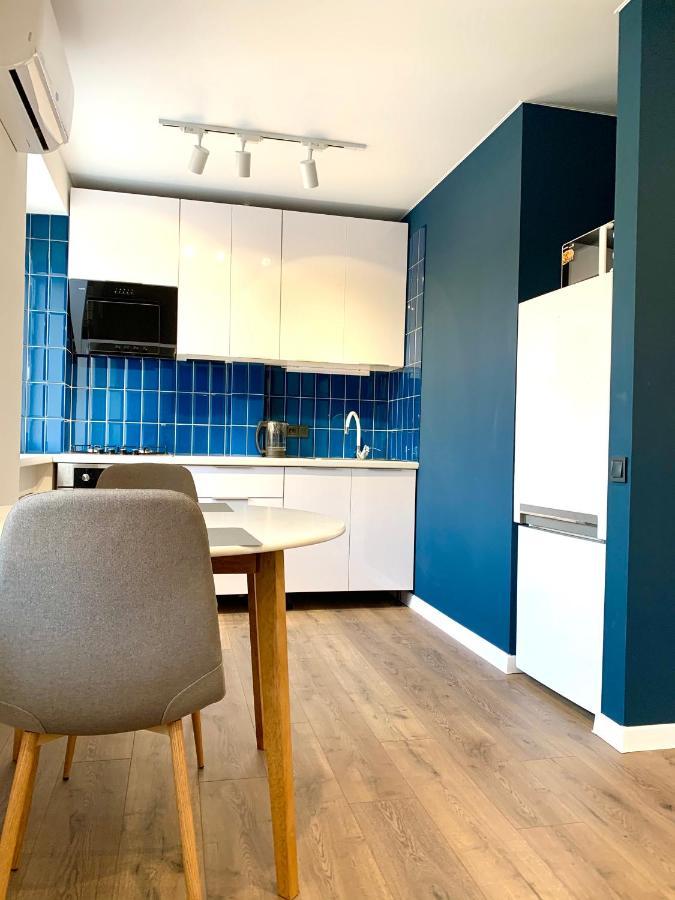Navy City Center Apartment Двокімнатні Апартаменти В Центрі Міста โปลตาวา ภายนอก รูปภาพ