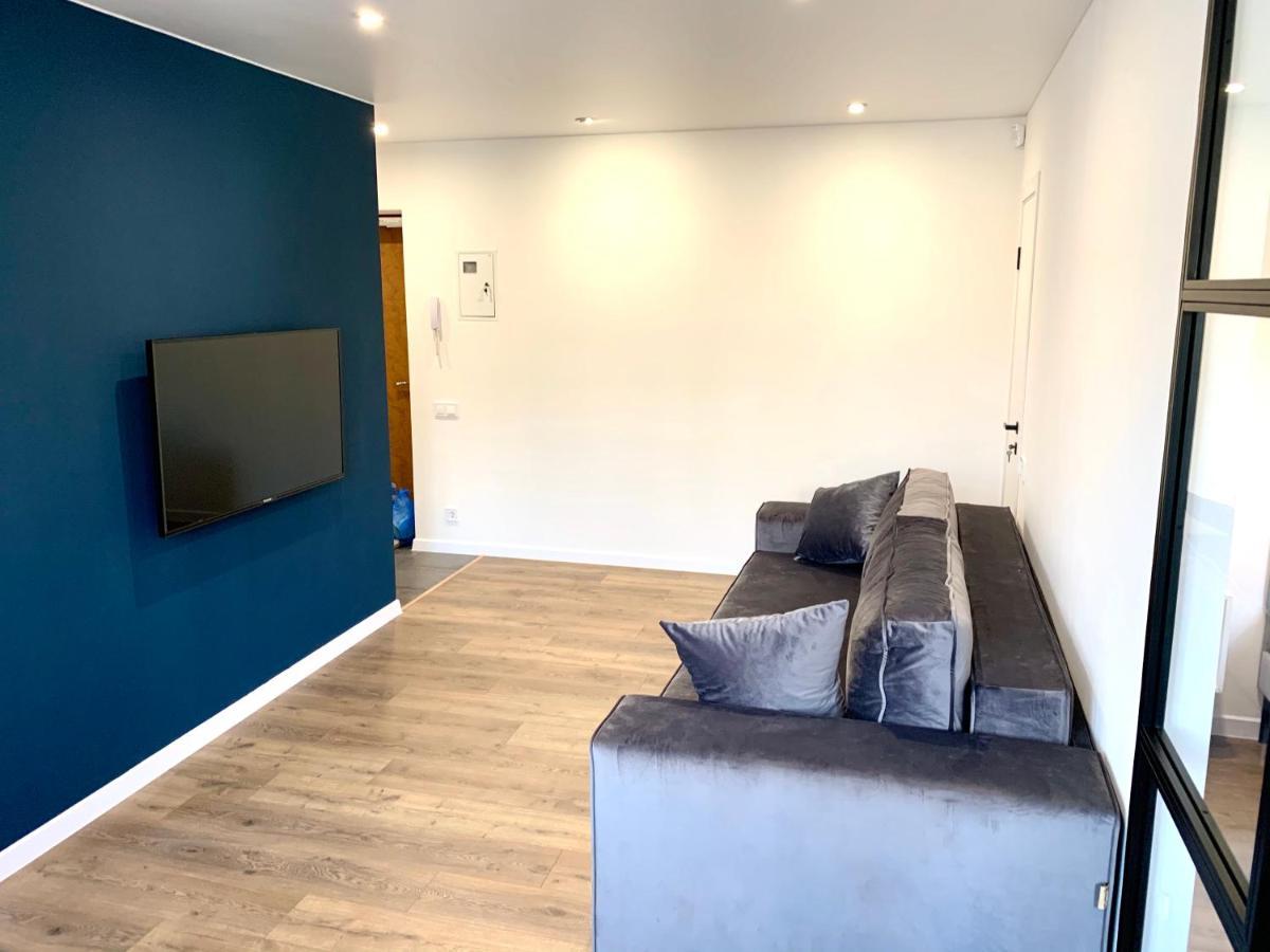 Navy City Center Apartment Двокімнатні Апартаменти В Центрі Міста โปลตาวา ภายนอก รูปภาพ