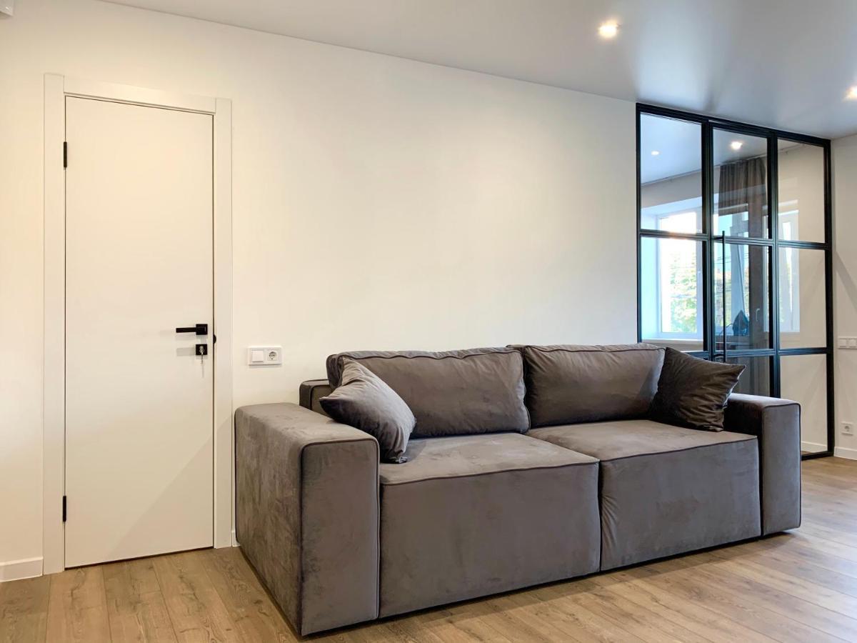 Navy City Center Apartment Двокімнатні Апартаменти В Центрі Міста โปลตาวา ภายนอก รูปภาพ
