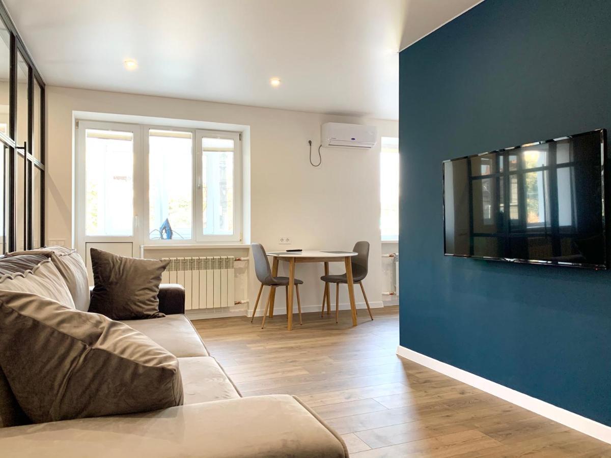 Navy City Center Apartment Двокімнатні Апартаменти В Центрі Міста โปลตาวา ภายนอก รูปภาพ