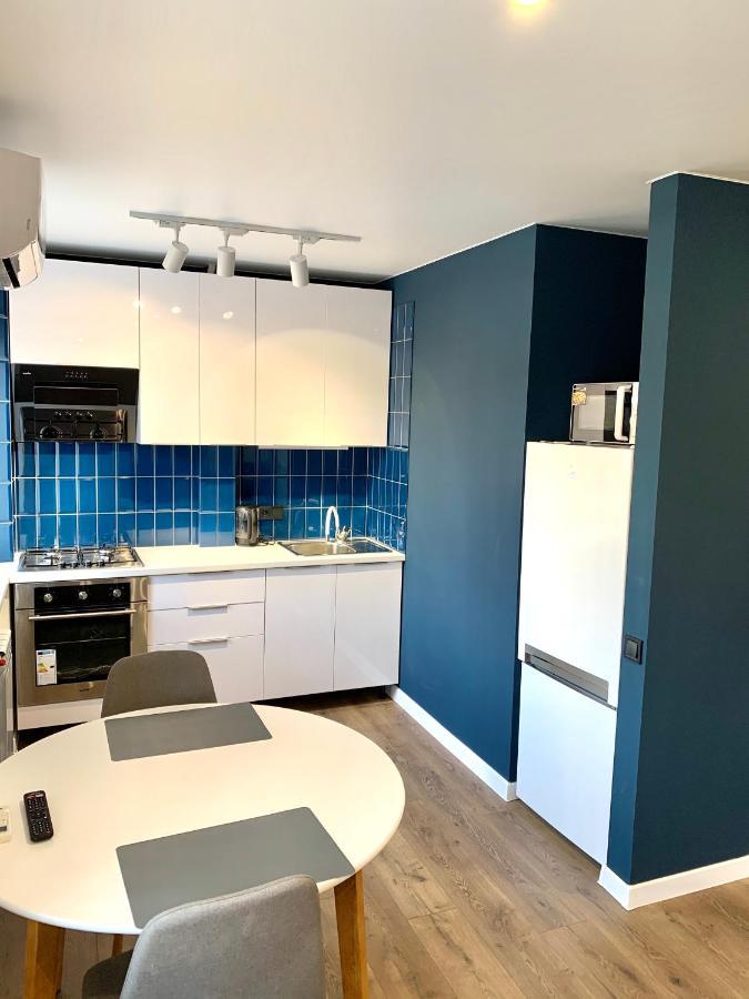 Navy City Center Apartment Двокімнатні Апартаменти В Центрі Міста โปลตาวา ภายนอก รูปภาพ