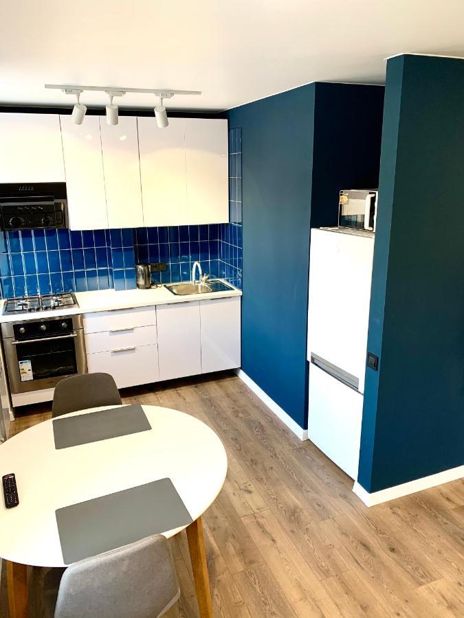 Navy City Center Apartment Двокімнатні Апартаменти В Центрі Міста โปลตาวา ภายนอก รูปภาพ